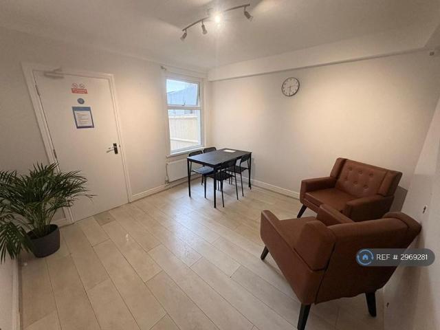 Room for rent in Watford Heath, North Watford
