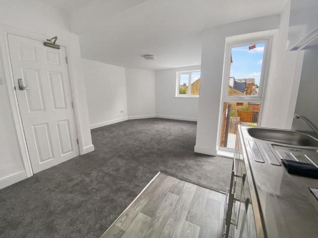 Room for rent in Robin Hood, The Slade