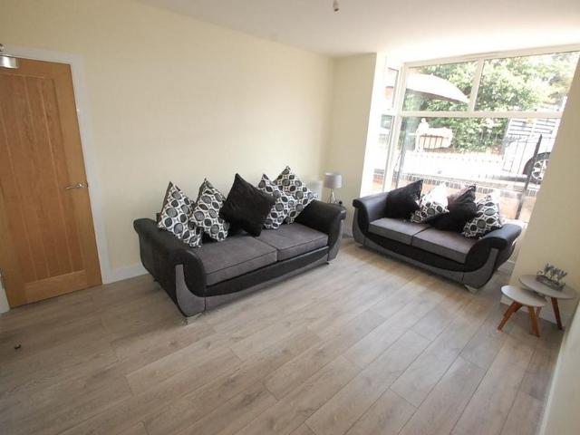 Room for rent in Beamhurst, Staffordshire