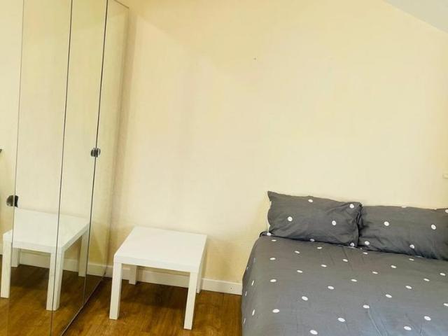 Room for rent in Cowley, Greater London