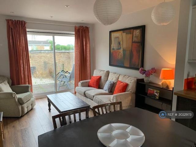 Room for rent in Hales Place, The Bridge