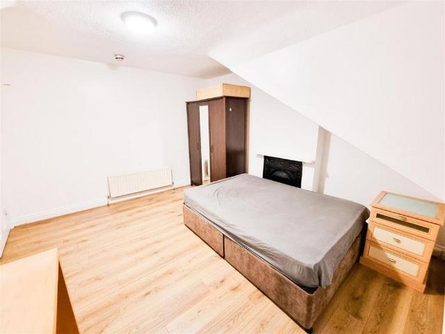Room for rent in London Borough of Croydon, Greater London