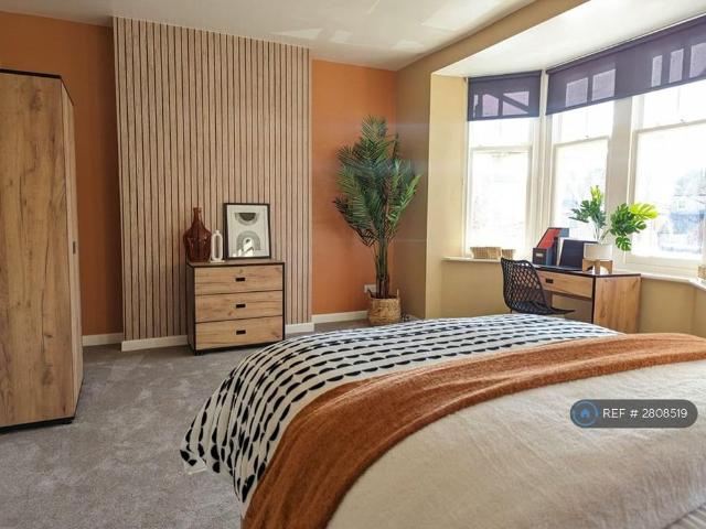 Room for rent in Kings Barton, Gloucester