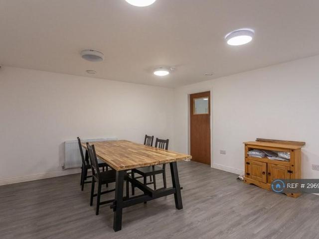 Room for rent in Beamhurst, Staffordshire