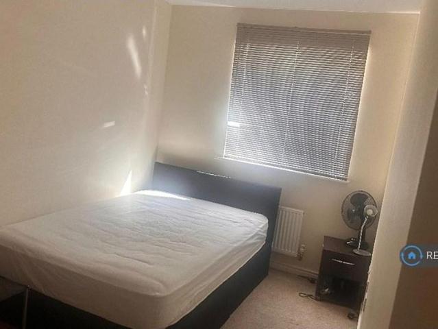 Room for rent in Harold Hill, Greater London