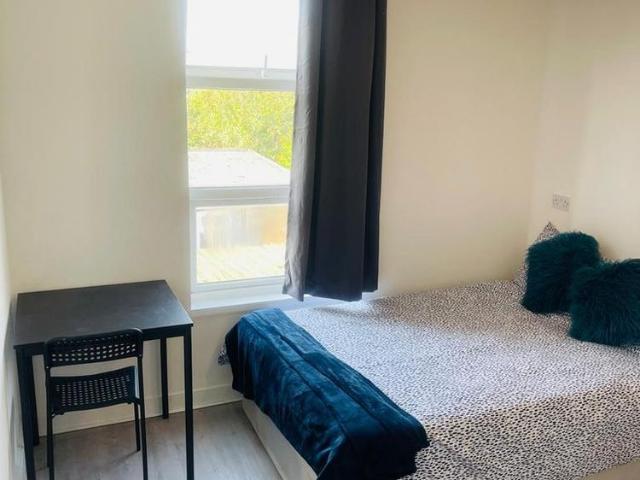 Room for rent in London Borough of Ealing, Greater London
