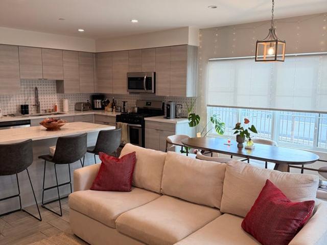 Room for rent in Canoga Park, California