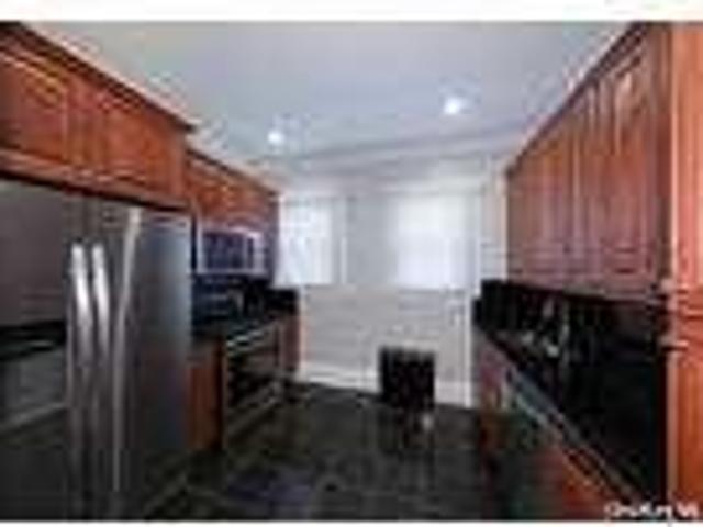 House for rent in Hewlett, Nassau County
