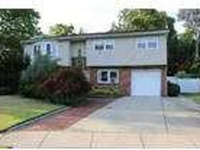 House for rent in Babylon, New York