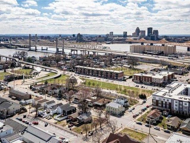 Condo for sale in Jeffersonville