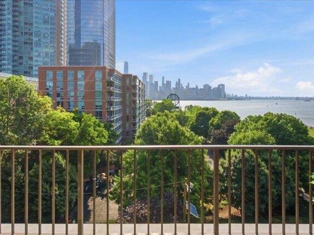 Condo for sale in Colgate Center, Jersey City