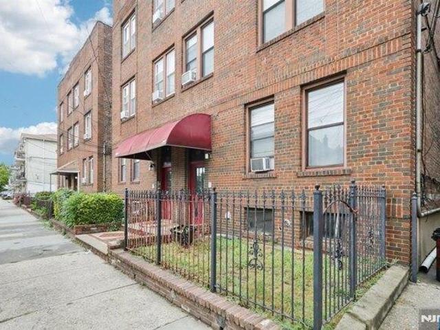 Condo for sale in Hudson, New Jersey