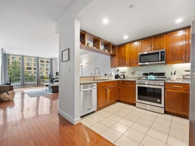 Condo for sale in Hudson, New Jersey