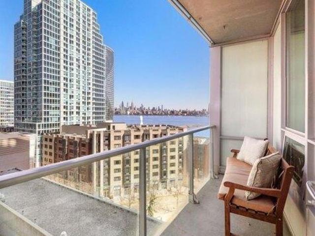 Condo for sale in Hudson, New Jersey