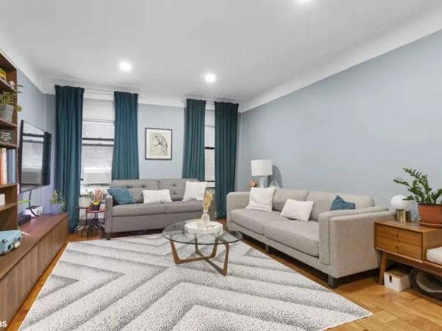 Apartment for sale in Arverne, New York