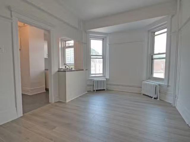 Condo for rent in St. Leonard's, Quebec