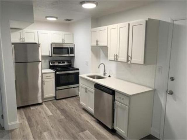 Apartment for rent in Lakewood, Ohio
