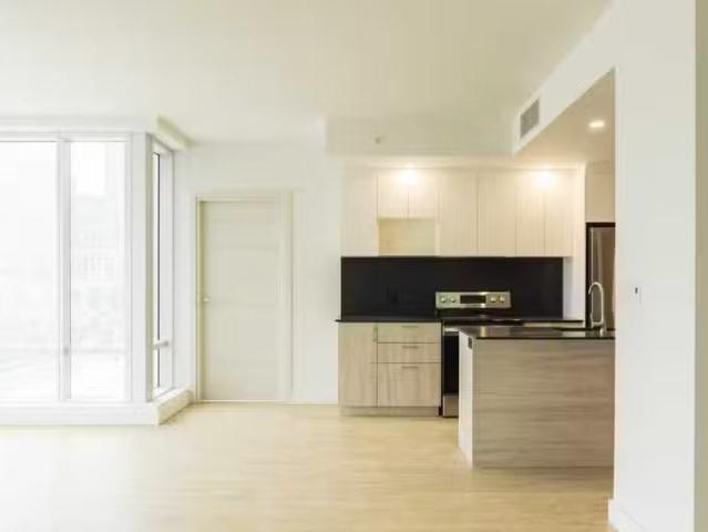 Condo for rent in St. Leonard's, Quebec