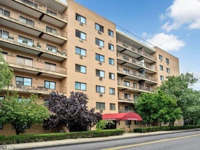 Condo for sale in Lodi, New Jersey