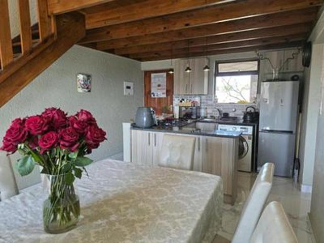 Apartment for sale in Sandton, City of Johannesburg Metropolitan Municipality