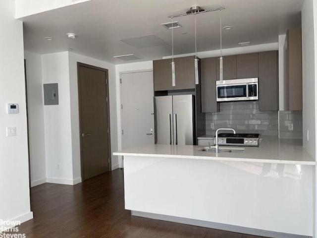 Apartment for sale in Queens, Arverne