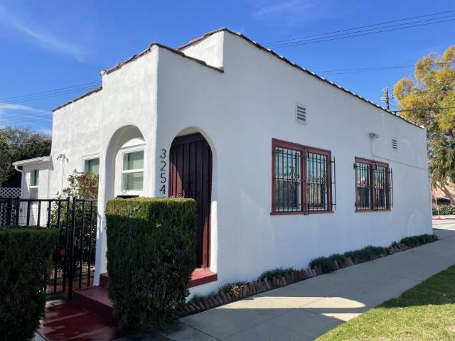 Condo for rent in Canoga Park, California