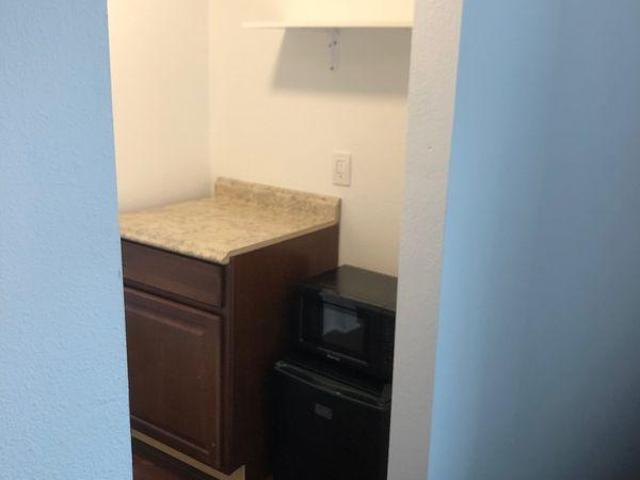 Room for rent in Canoga Park, California