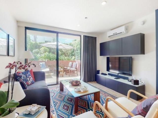 Apartment for rent in Tehrangeles, Los Angeles
