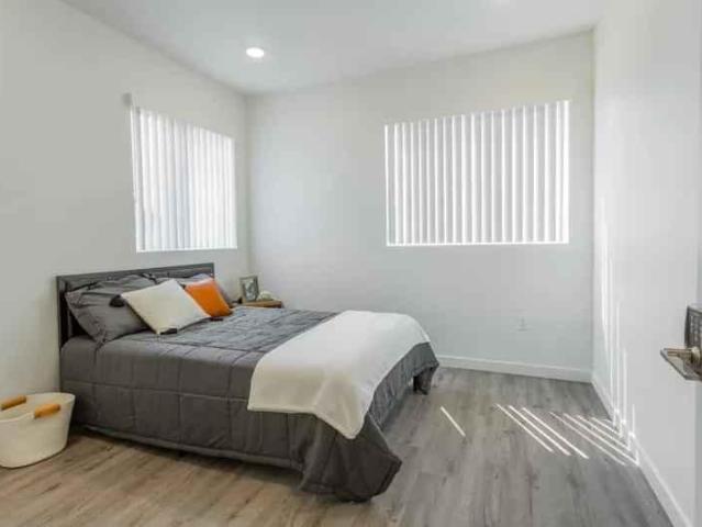 Room for rent in Canoga Park, California
