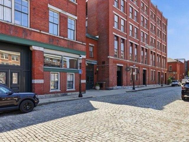 Condo for sale in Lowell, Massachusetts