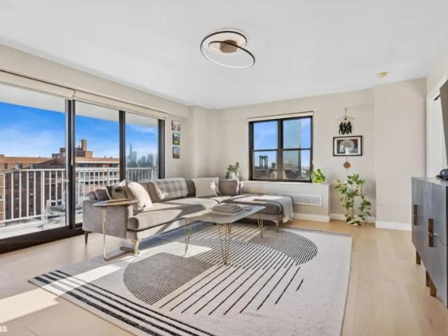 Apartment for sale in Arverne, New York