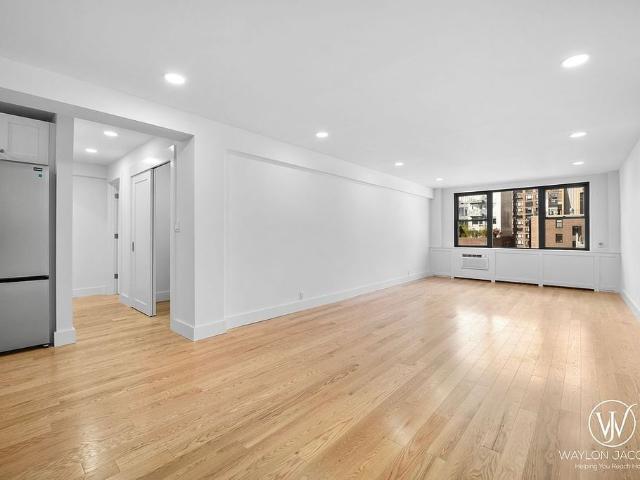 Apartment for sale in Arverne, New York