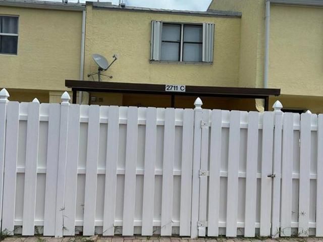Townhouse for rent in Florida