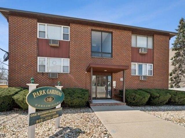 Condo for sale in Lyndhurst, New Jersey