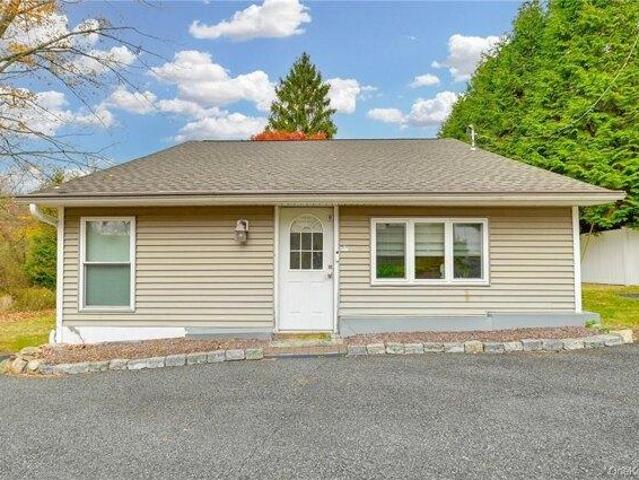 House for sale in Baldwin Place, New York