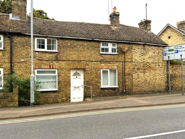 Maisonette for sale in Huntingdon