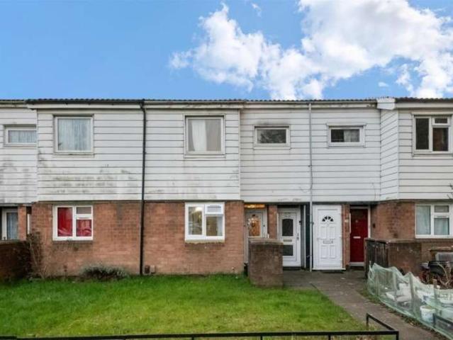 Maisonette for sale in Yeading, Greater London