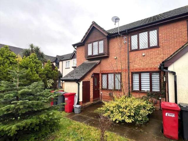 Maisonette for sale in Slough
