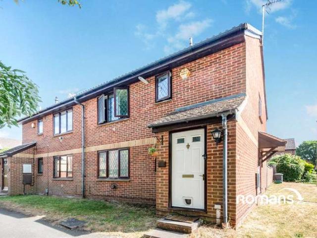 Maisonette for sale in Moulsham Green, Hart