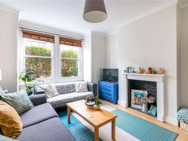 Maisonette for sale in Furzedown, Greater London