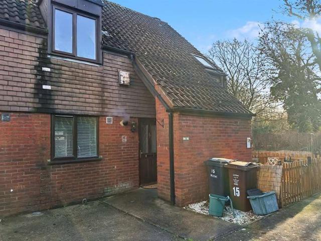Maisonette for sale in Jersey Farm, Five Acres