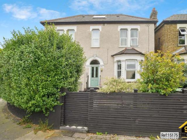 Maisonette for sale in London Borough of Lewisham, Greater London