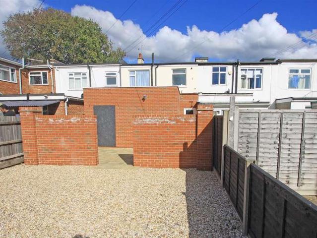 Flat for sale in Throop, Bournemouth