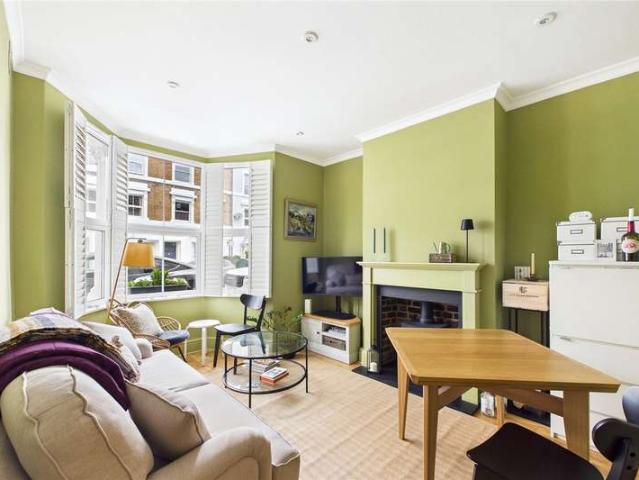 Maisonette for sale in Herne Hill, Greater London
