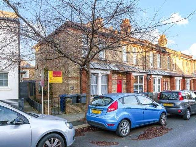 Maisonette for sale in Whetstone, Greater London