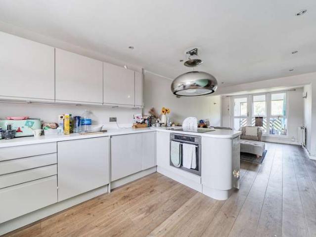 Maisonette for sale in London Borough of Merton, Greater London
