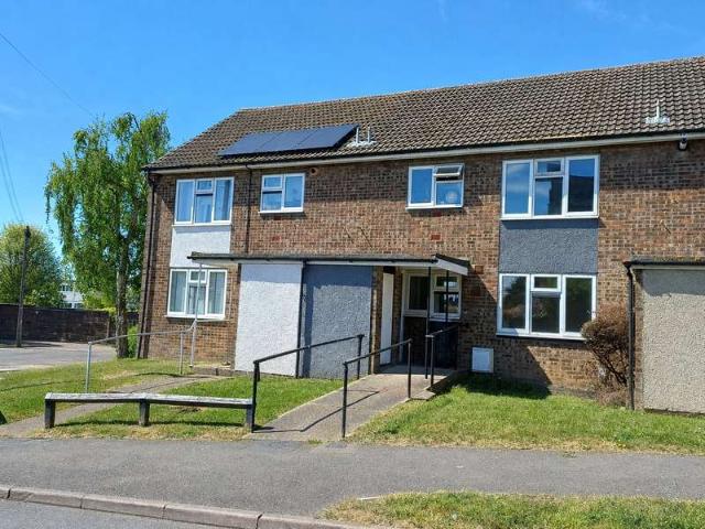 Maisonette for sale in Kings Hill, Colliers End