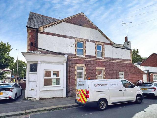 Maisonette for sale in Reading