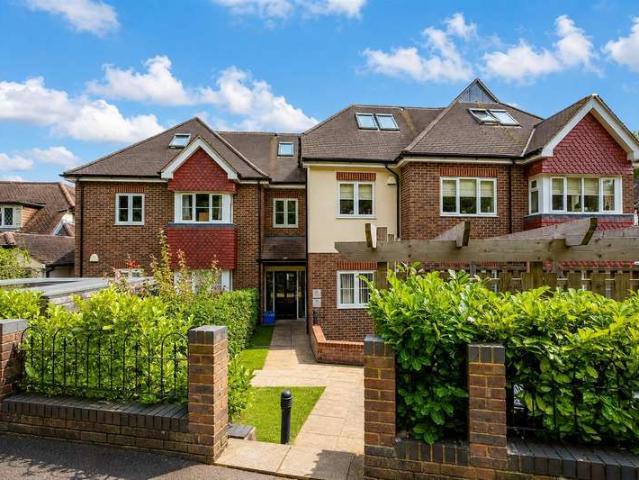 Maisonette for sale in Red Hill, Surrey