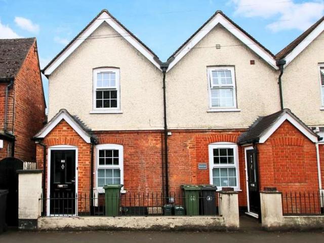 Maisonette for sale in North Bourne, Heol-las
